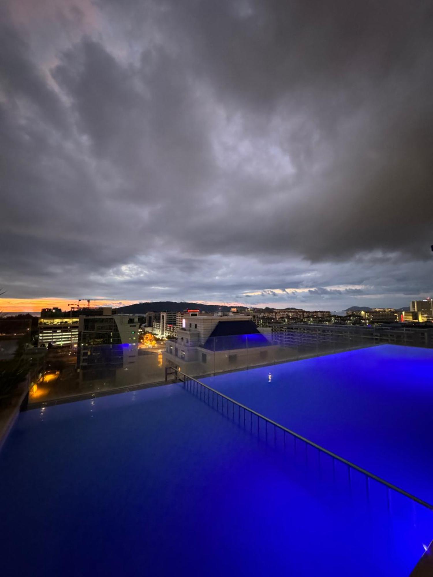 Riverside Opulent Nights At Sky Hotel โกตาคินาบาลู ภายนอก รูปภาพ