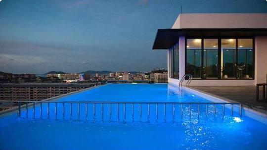Riverside Opulent Nights At Sky Hotel โกตาคินาบาลู ภายนอก รูปภาพ